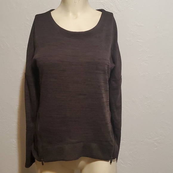 Athleta Tops - Athleta Sweatshirt

Tops size S